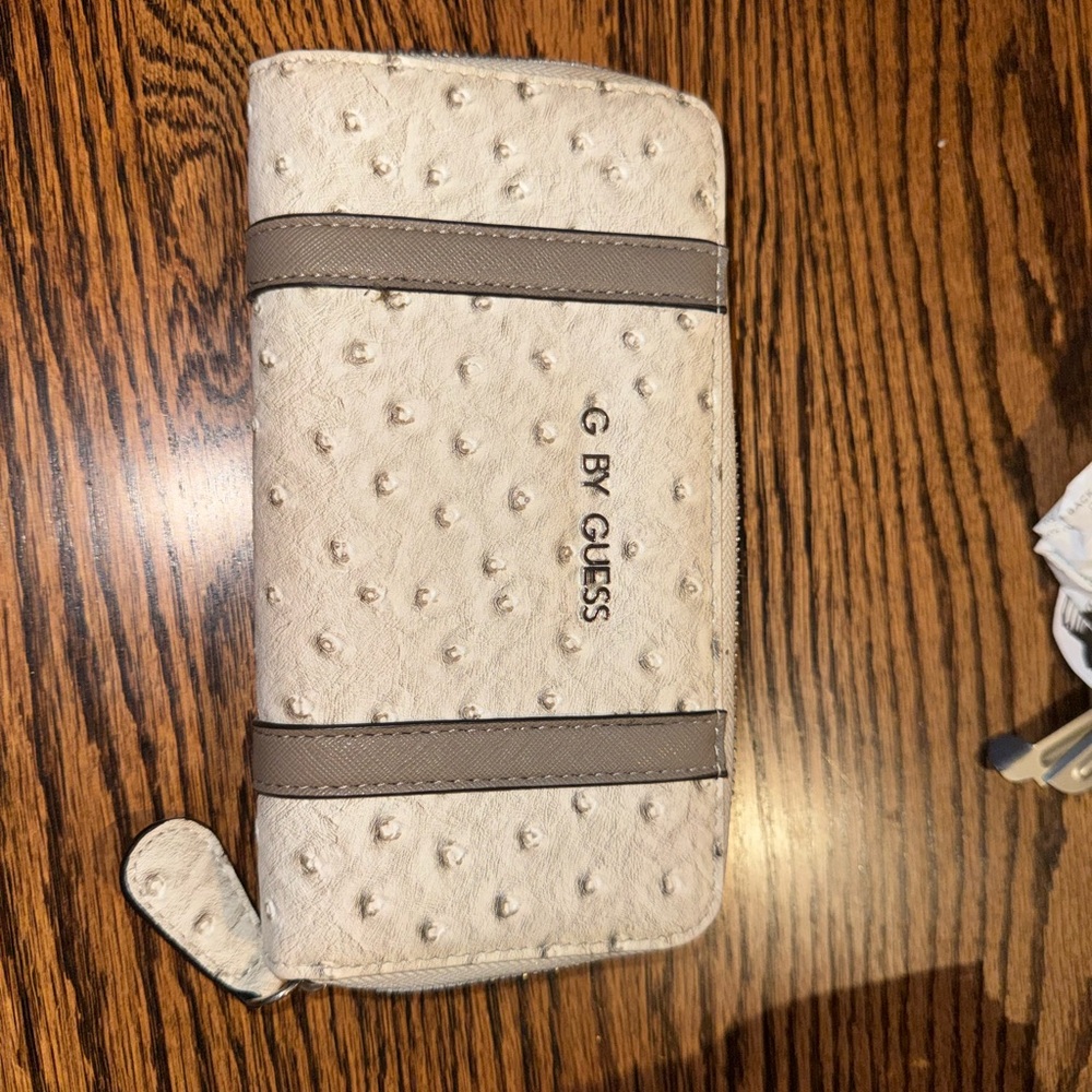 Guess Textured Cream and Brown Card Holder